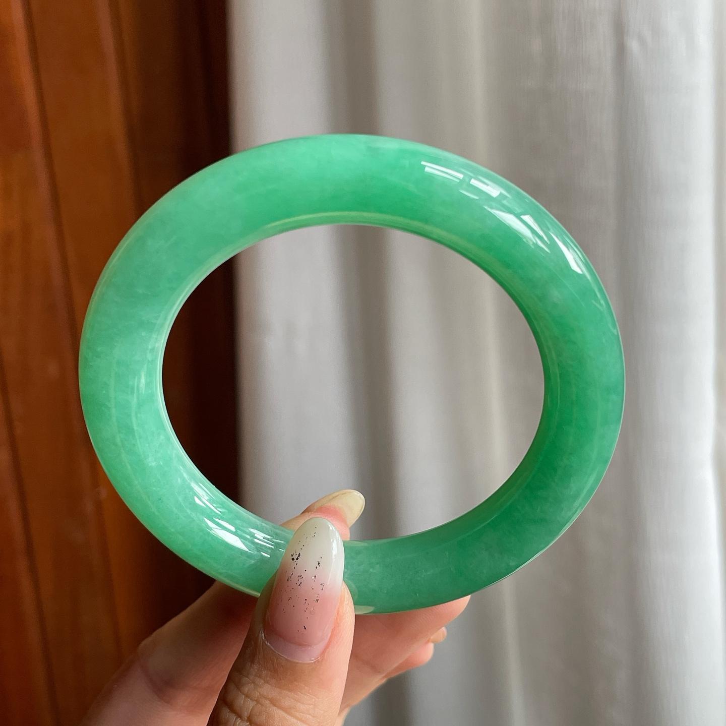 糯冰种满绿翡翠圆条手镯（54.6mm）（yc221900）