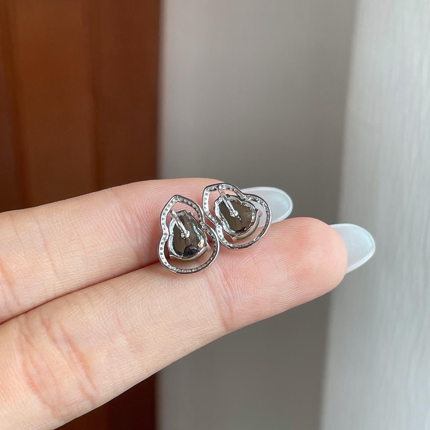 18k金钻镶冰种满绿葫芦翡翠耳钉（yc258409）