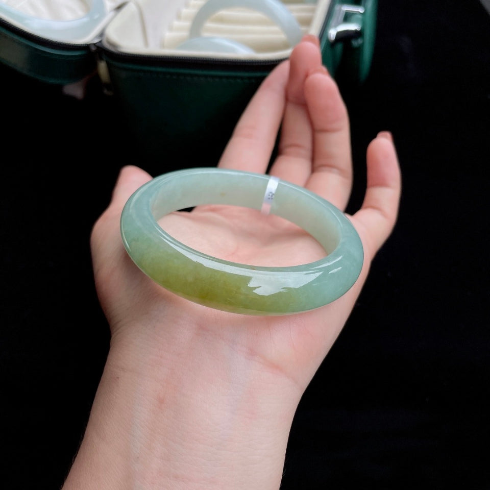 糯冰晴底飘黄正圈翡翠手镯（56.7mm）（yc017163）