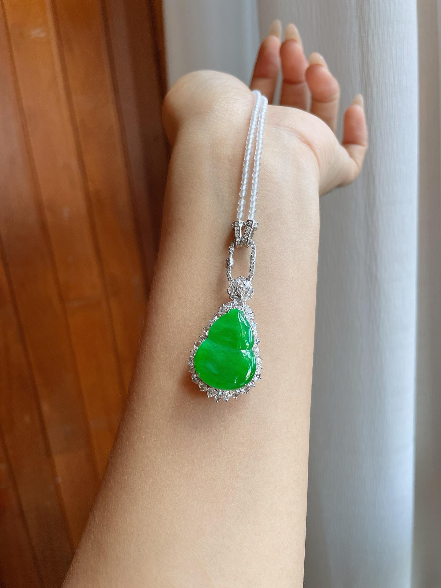 18k金镶糯冰满绿翡翠葫芦（yc241850）