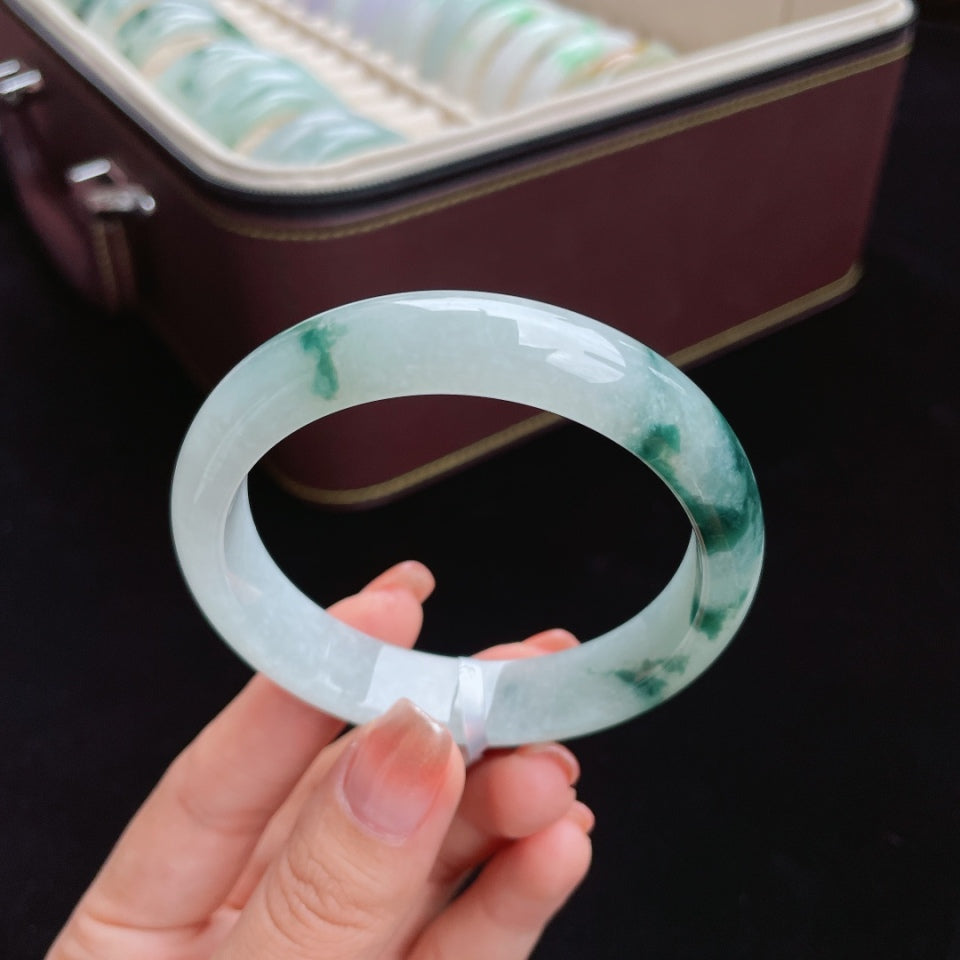 糯冰飘花正圈翡翠手镯（56mm）（yc017390）