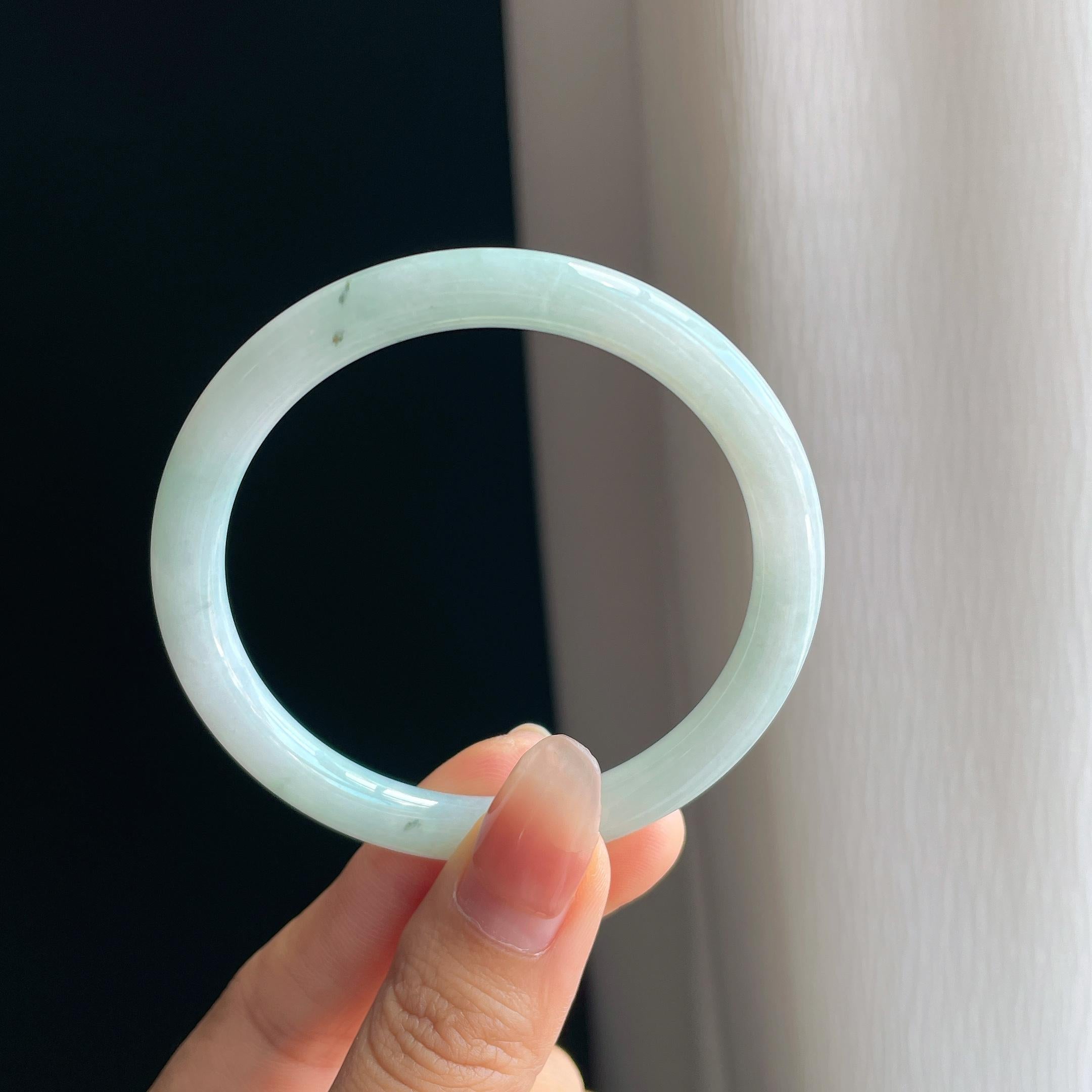 糯冰淡底色翡翠圆条手镯（55mm)（yc334656）