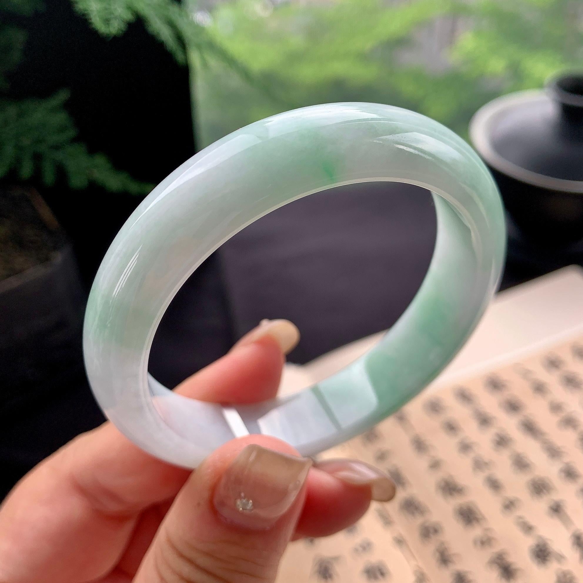 细糯种淡晴底飘绿正圈平安镯 54圈口 天然缅甸A货翡翠（yc473063）