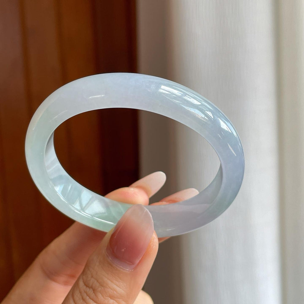 冰种淡春彩翡翠贵妃镯（53.5mm）（yc311334）