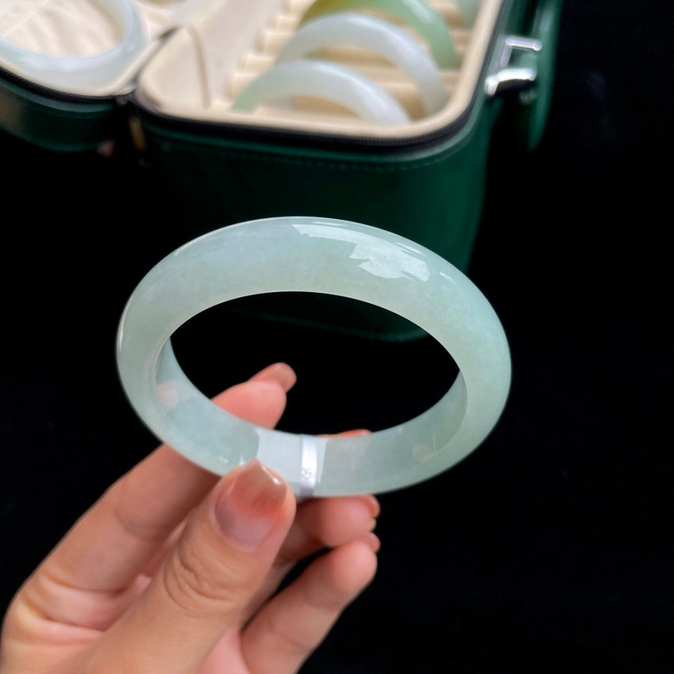 糯冰晴底翡翠手镯（55.5mm）（yc017166）