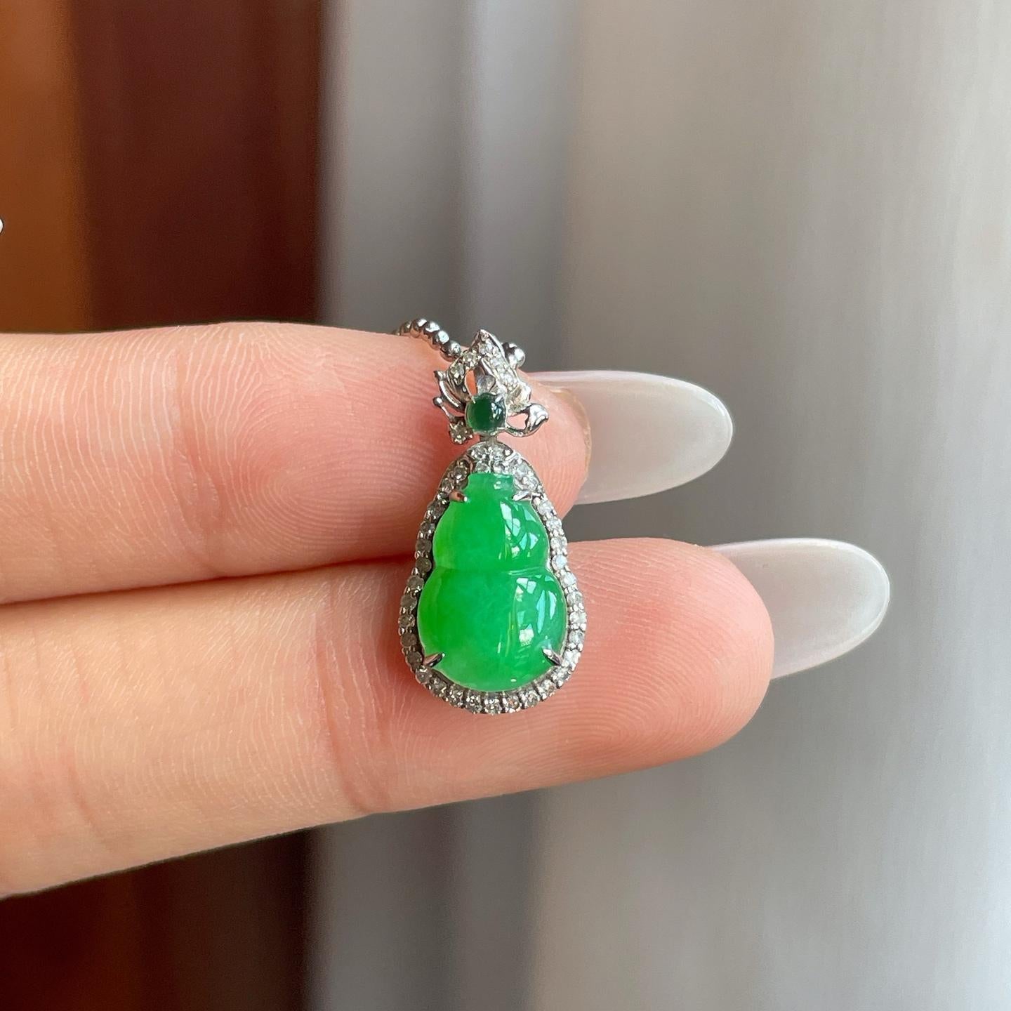 18k金钻镶糯冰满绿翡翠葫芦（yc257846）