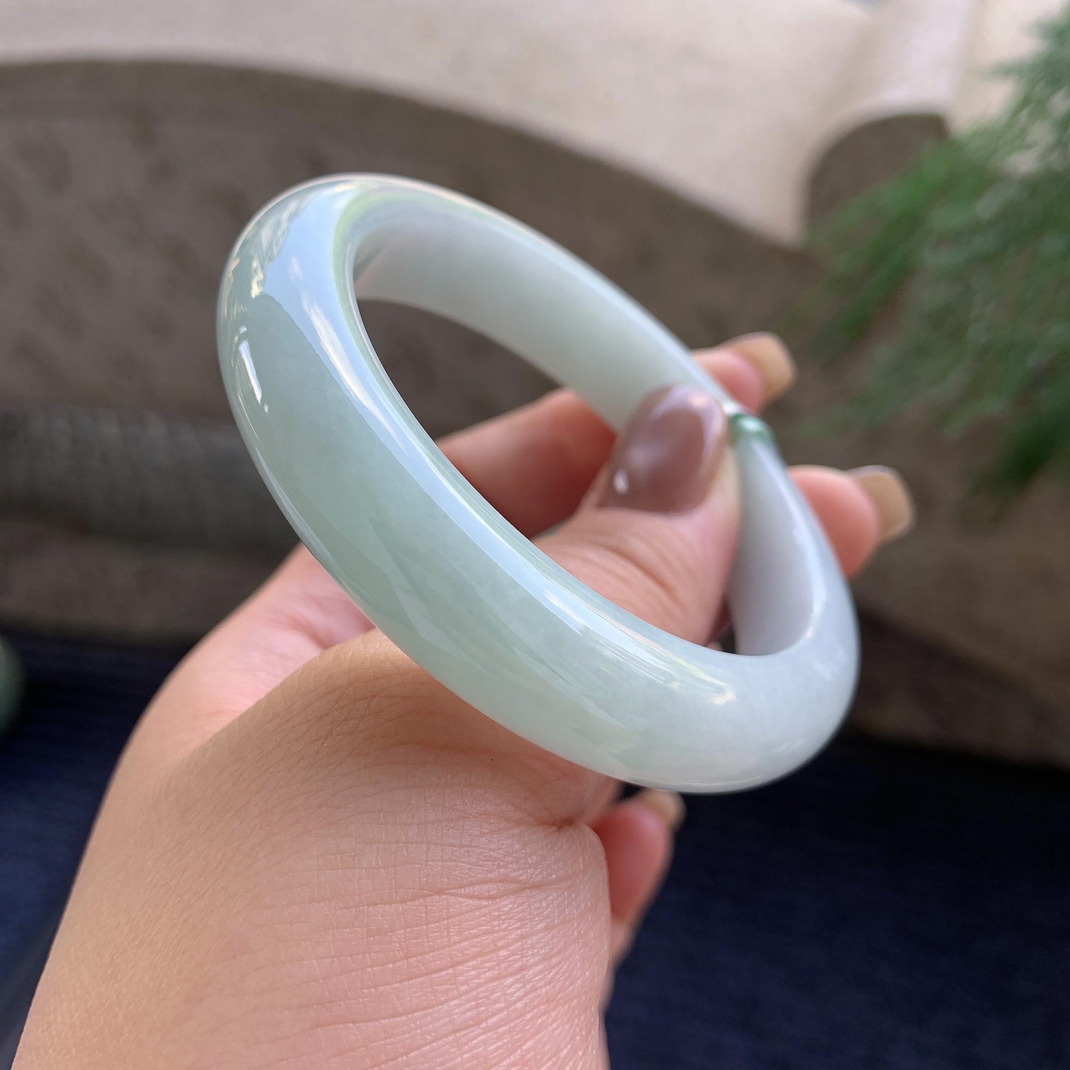 细糯种淡蓝底正圈平安镯  54.7圈口  天然缅甸A货翡翠（yc425947）