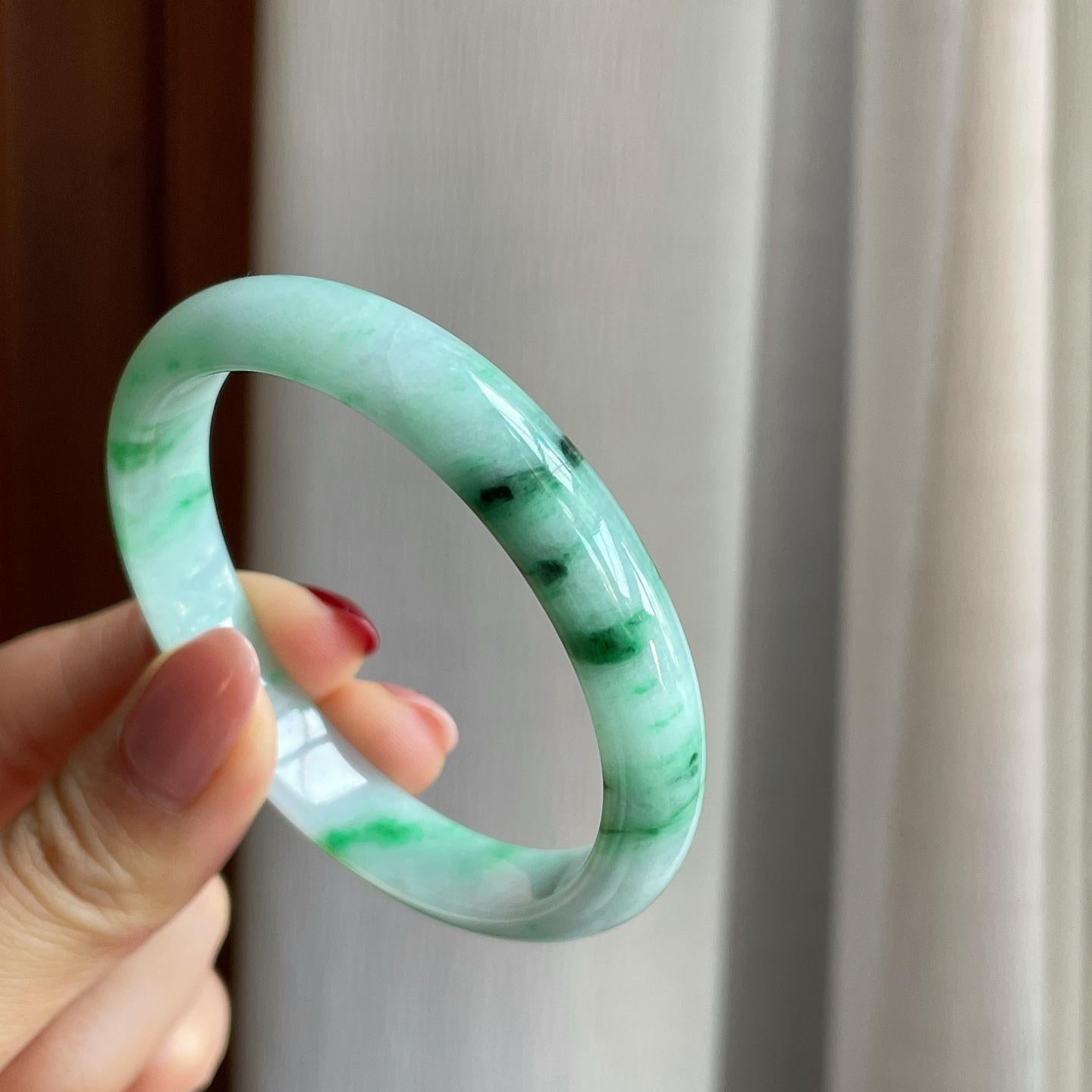 糯冰飘花翡翠贵妃镯（53.3mm）（yc303106）