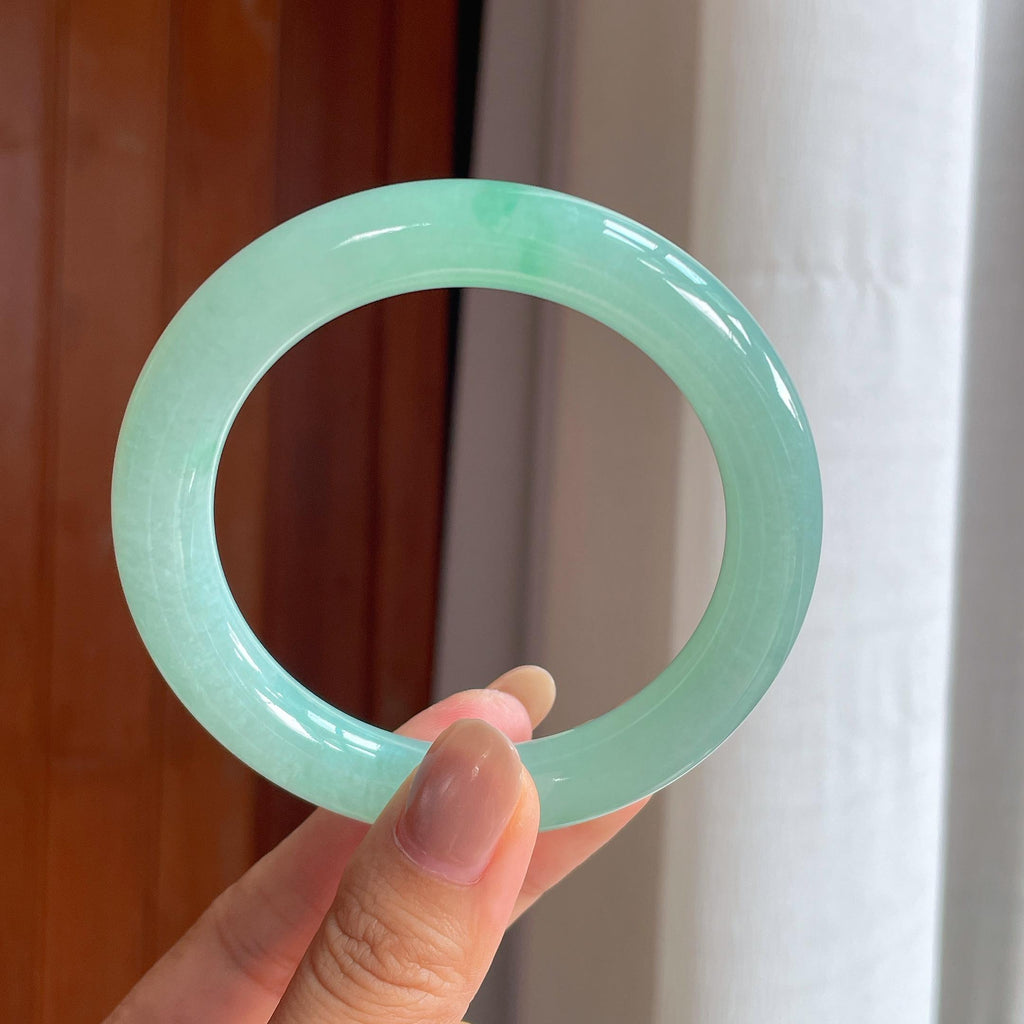 冰种晴绿底翡翠圆条手镯(58mm)（yc422915）