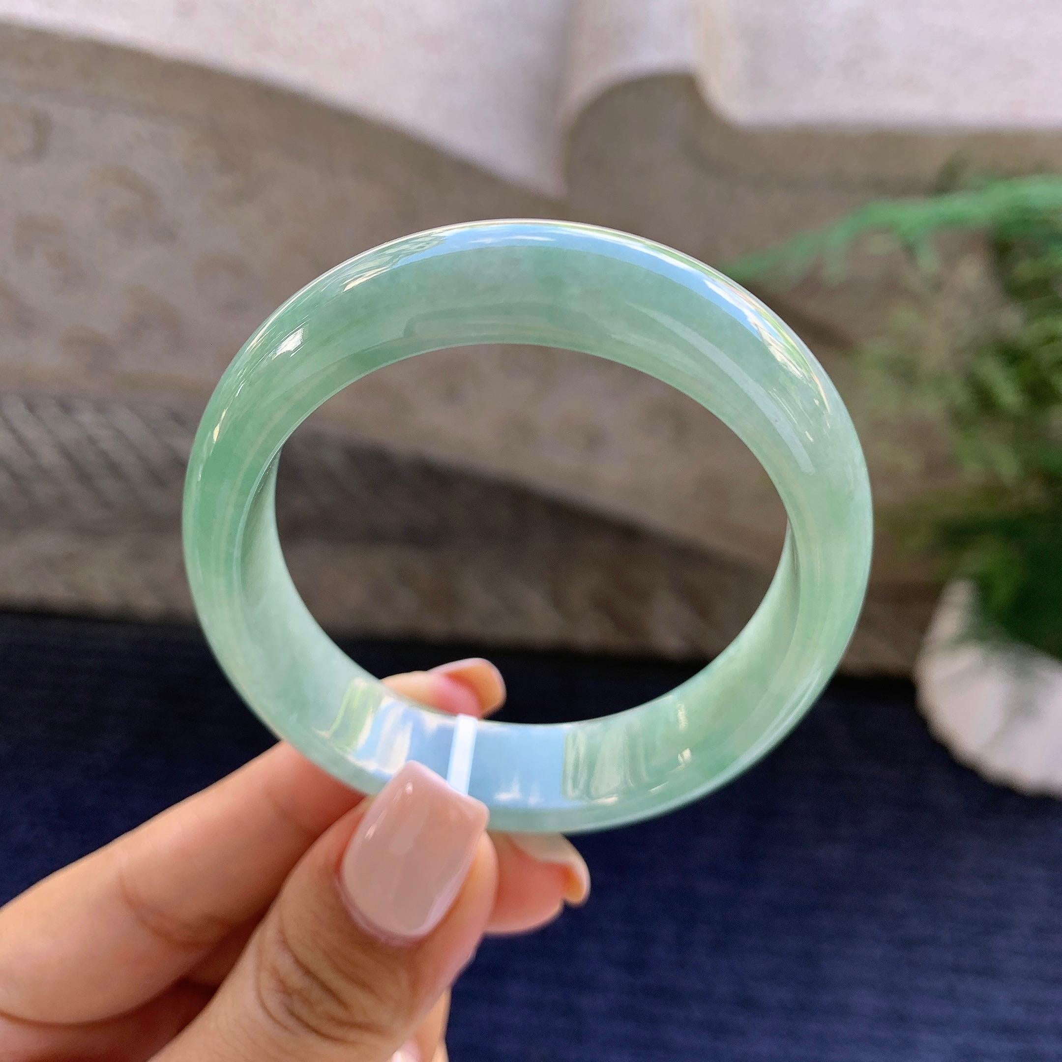 糯种晴底贵妃手镯（55.5mm）（yc223235）