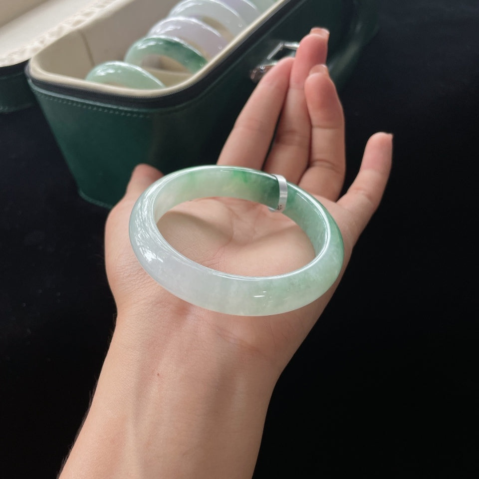糯冰飘花正圈翡翠手镯（56mm）（yc019441）