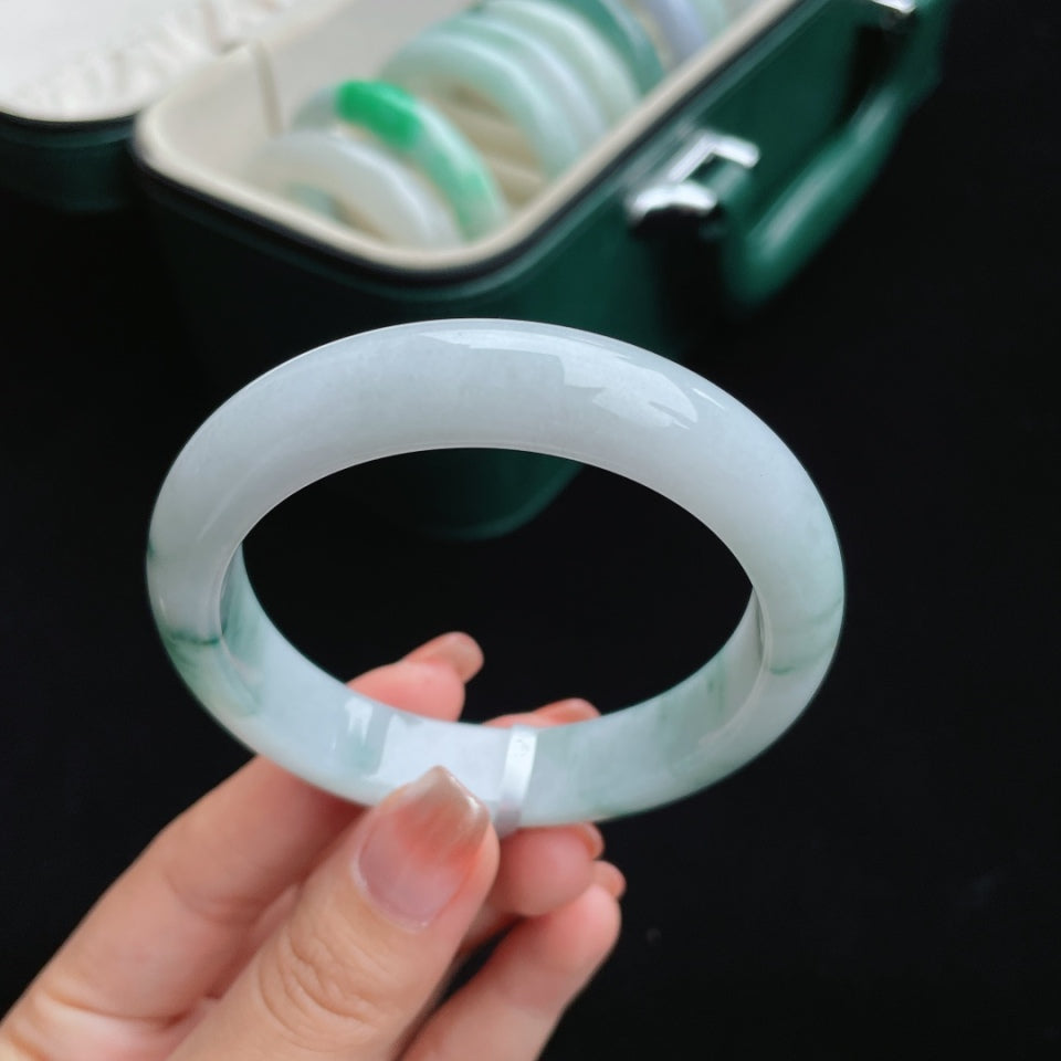细糯冰飘花正圈翡翠手镯（56.5mm）（yc017162）