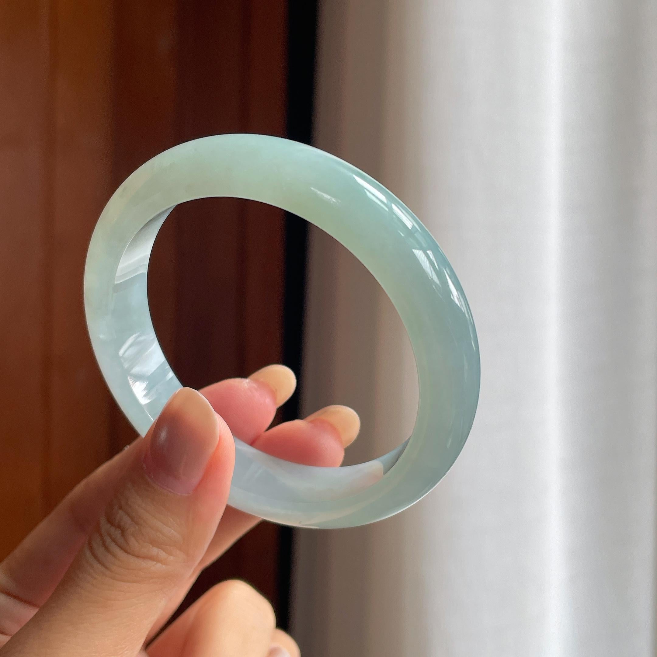 糯冰种淡底色翡翠平安镯(56.7mm)（yc423124）