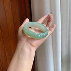 糯冰晴底宽版翡翠平安镯（58mm）（yc373872）