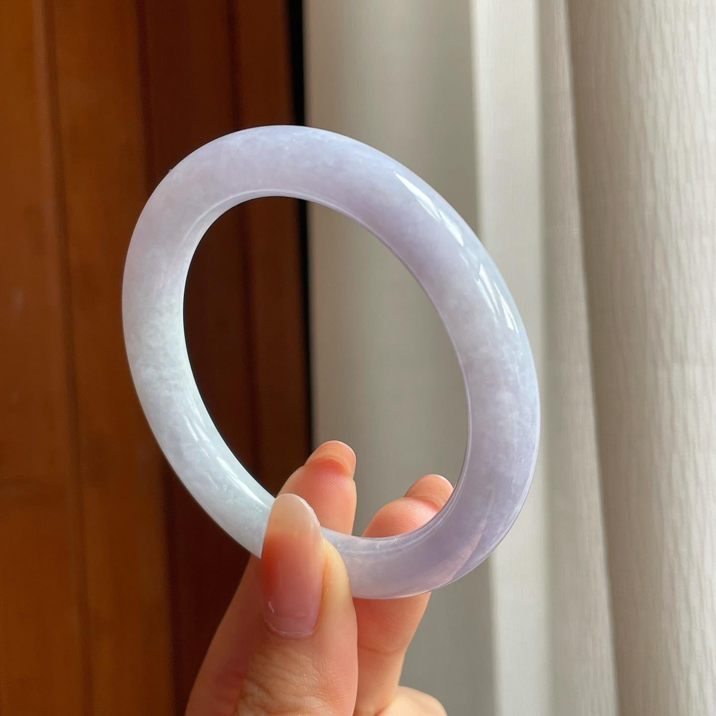 糯冰春带彩翡翠圆条手镯（54mm)（yc345456）
