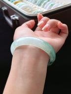 冰种飘绿花正圈翡翠手镯（58.1mm）（yc016639）