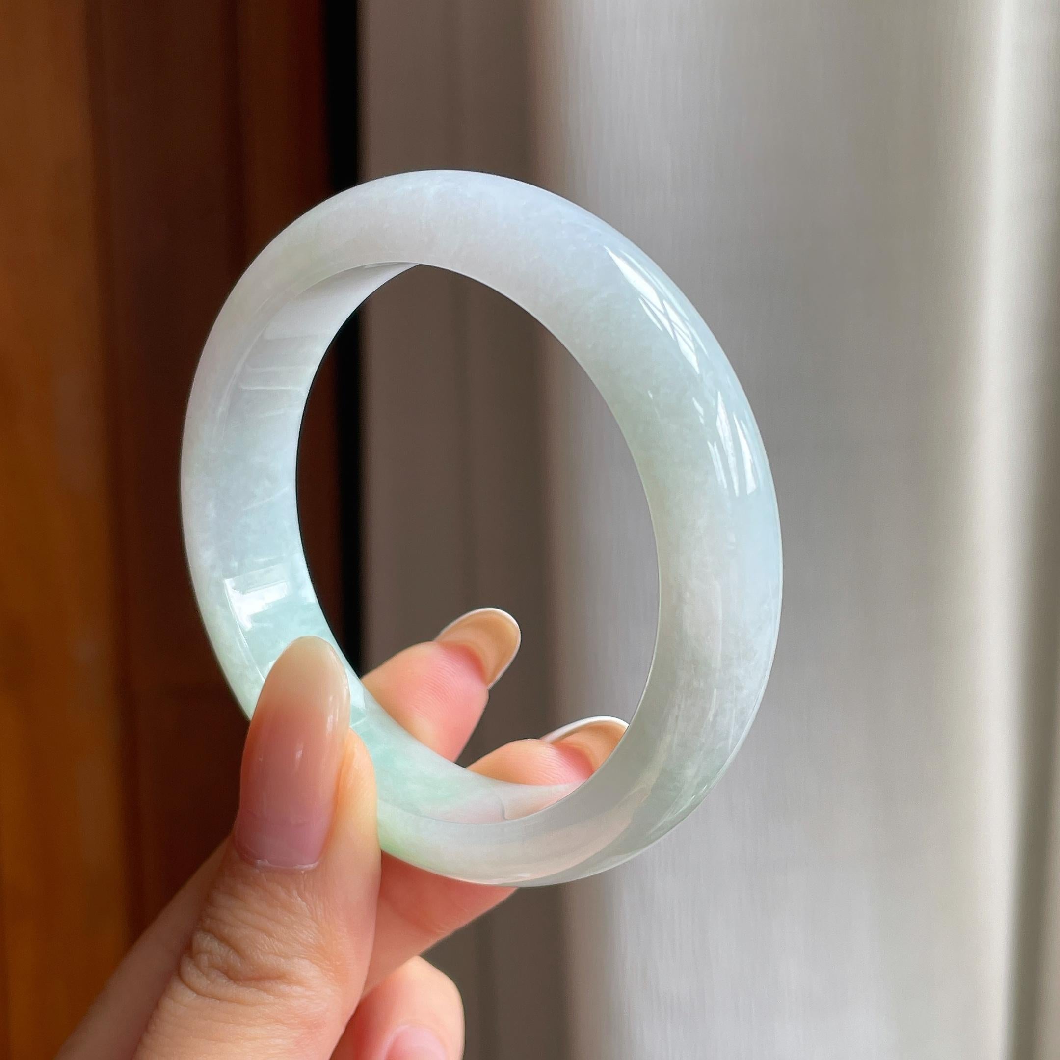 糯冰淡底色翡翠平安镯（53mm)（yc409906）