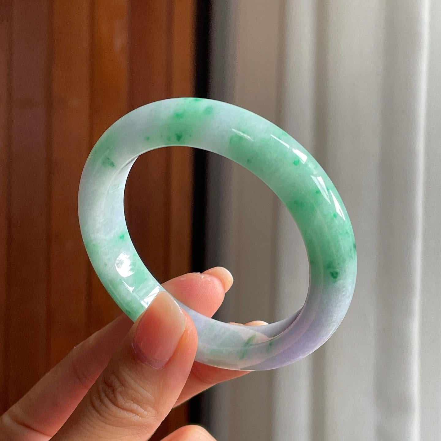 糯冰紫底带色翡翠平安镯（53mm）（yc400228）