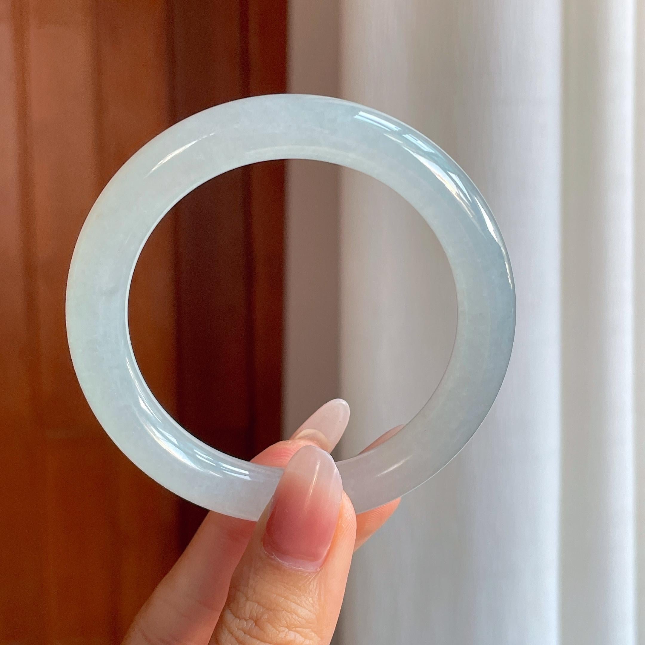 冰种淡底色翡翠圆条手镯（56.5mm）（yc310275）