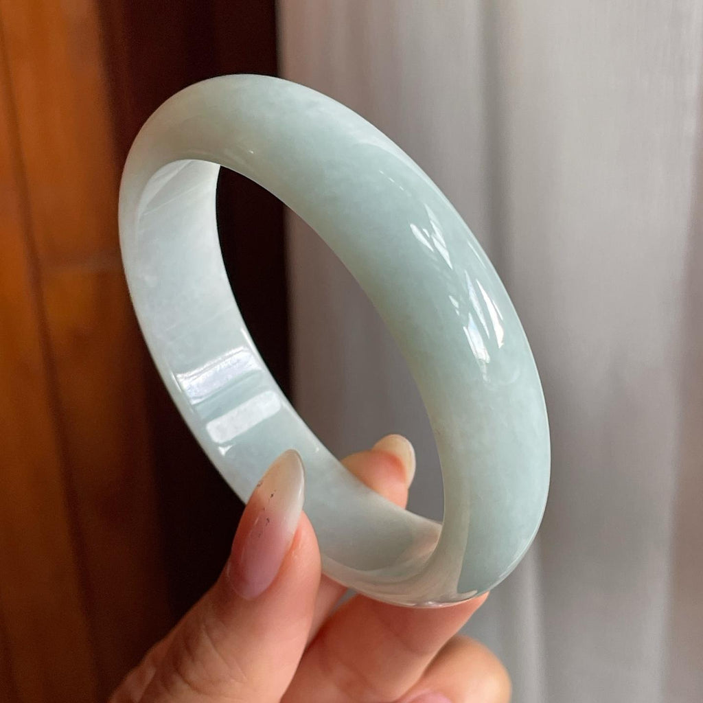 糯冰种淡底色翡翠平安镯（57.7mm）（yc217410）