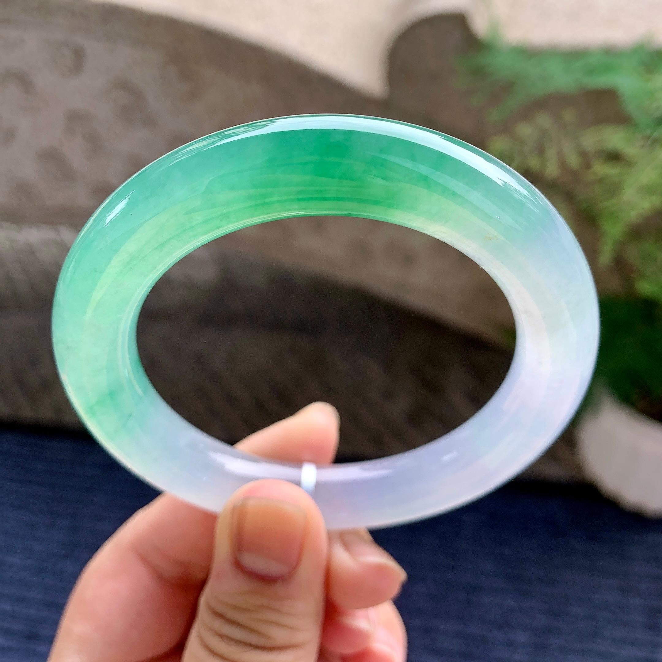 糯冰种淡春彩圆条手镯（56mm）（yc233911）