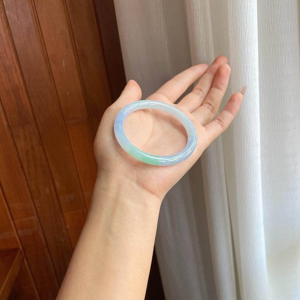 糯冰春带彩翡翠圆条手镯（53.5mm）（yc318676）