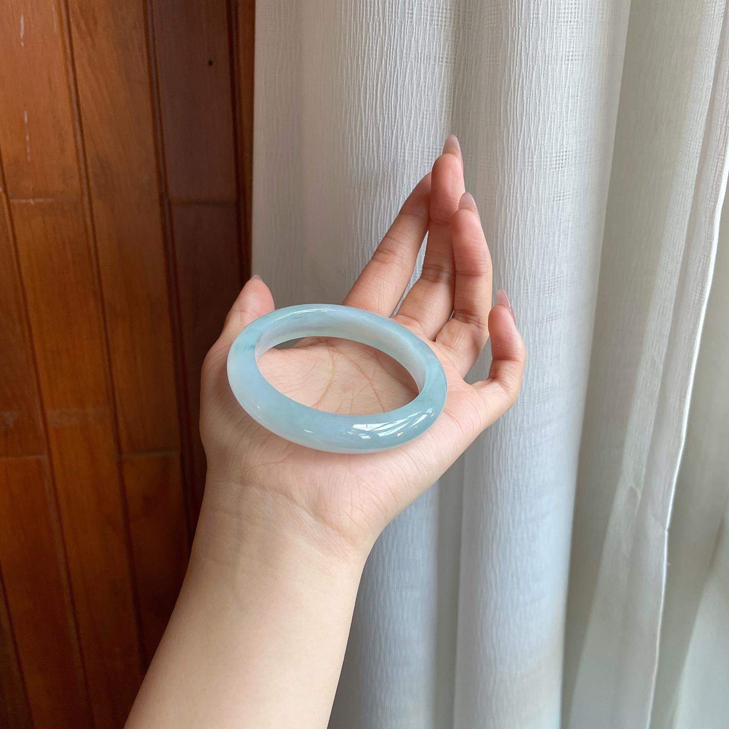 糯冰蓝底翡翠平安镯（56mm）（yc291791）