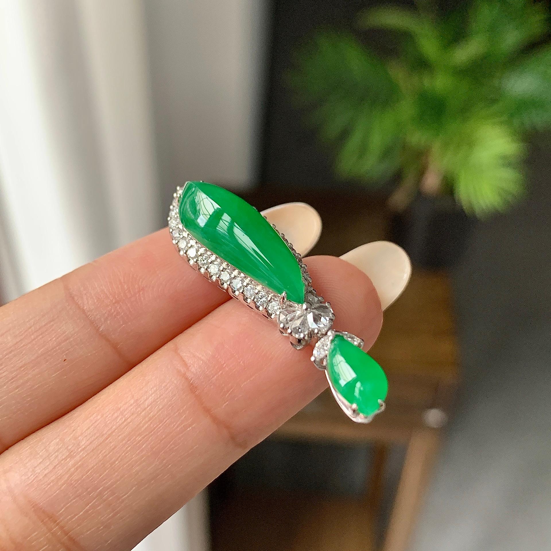 18k金钻镶糯冰种满绿随型吊坠（yc261148）