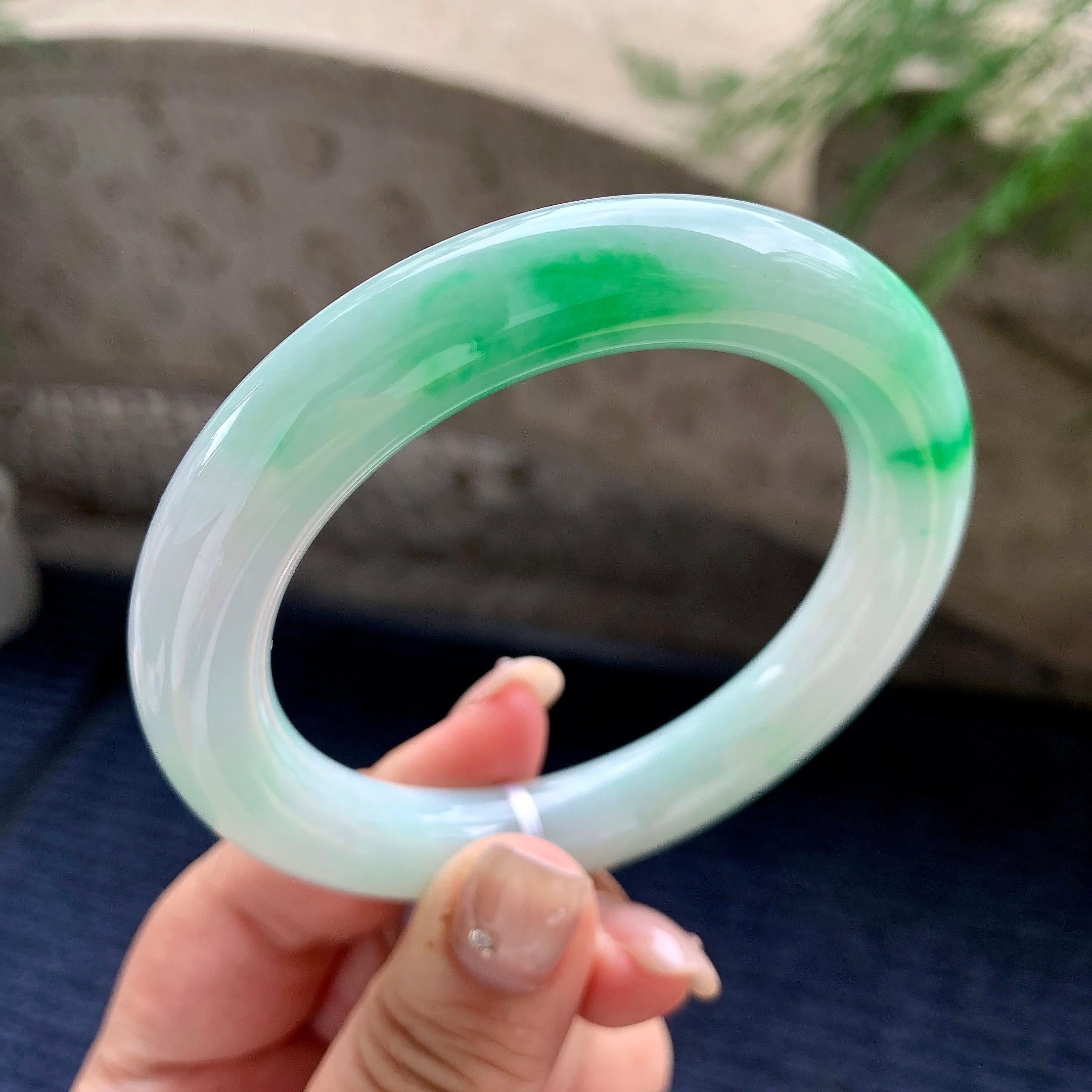 大圈口 细糯种飘阳绿圆条手镯 58.2圈口 天然缅甸A货翡翠（yc464087）
