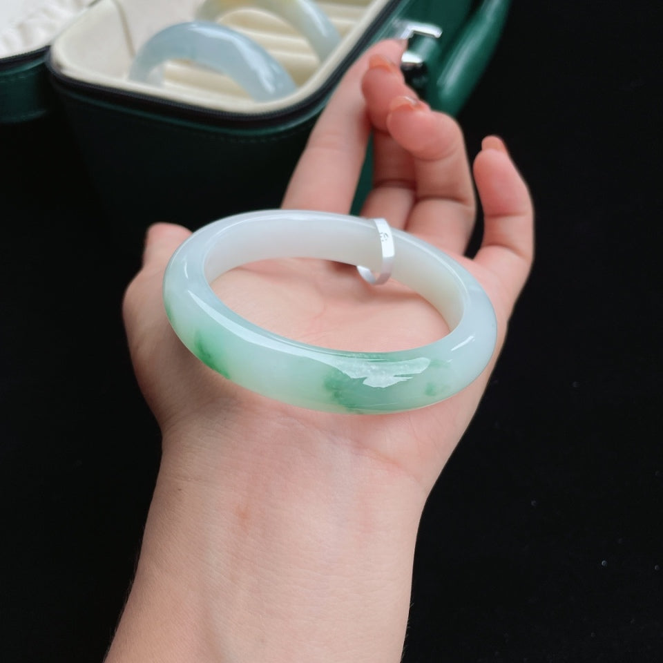 细糯冰飘花正圈翡翠手镯（55.8mm）（yc017034）