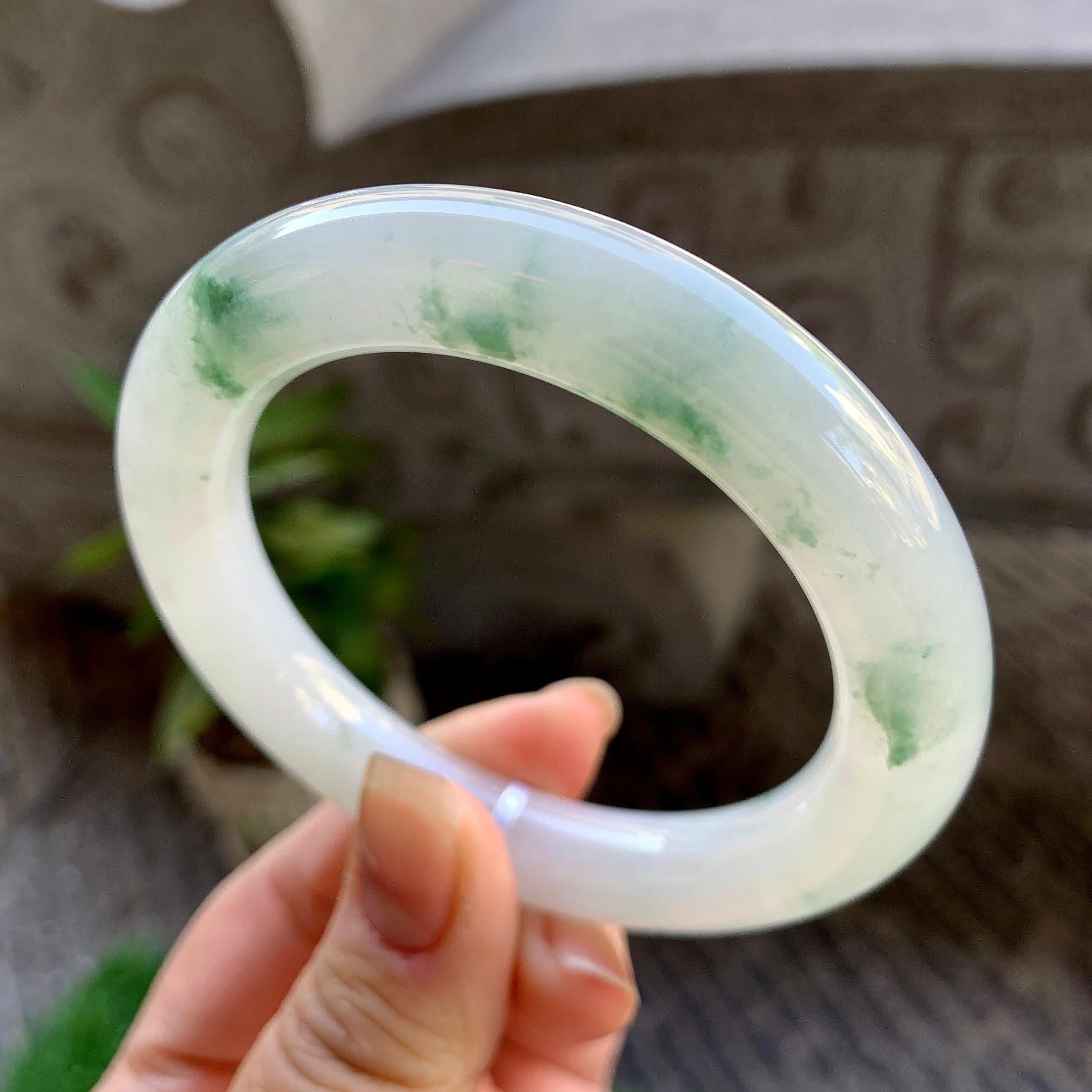 糯冰种飘花圆条手镯（54.6mm）（yc307303）