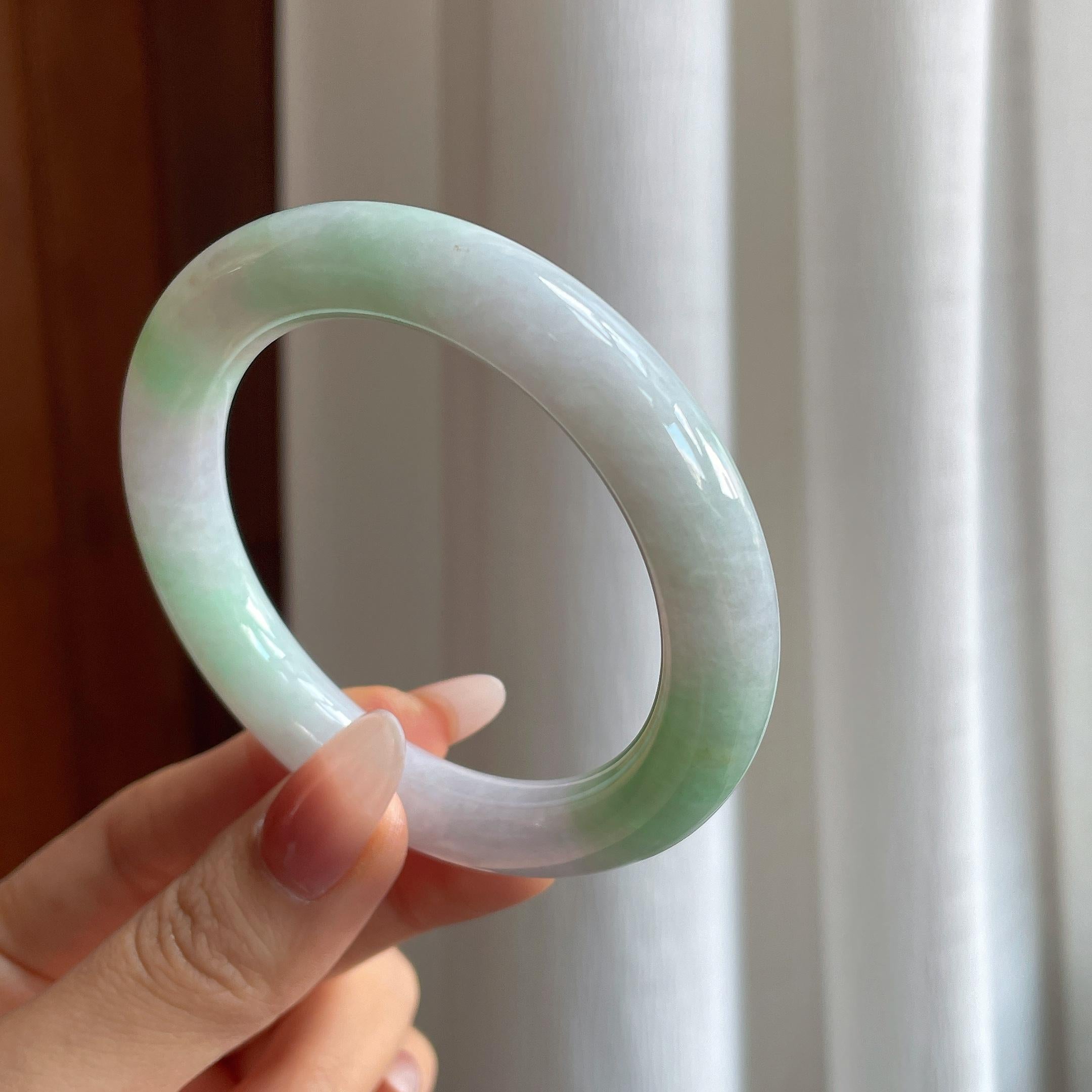 糯冰飘绿花翡翠圆条手镯（54.2mm）（yc295067）