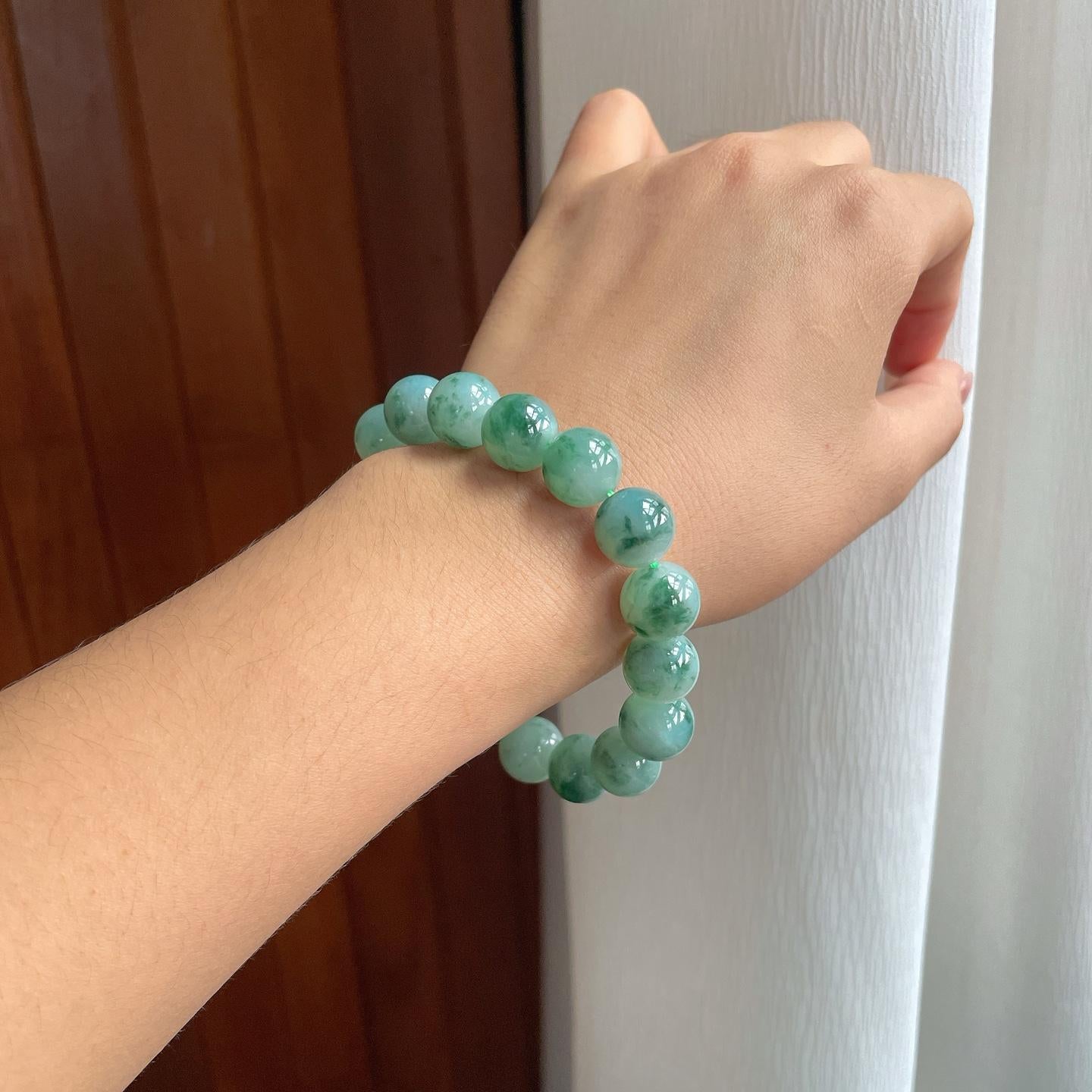 糯冰飘蓝花翡翠珠串手串（yc260381）