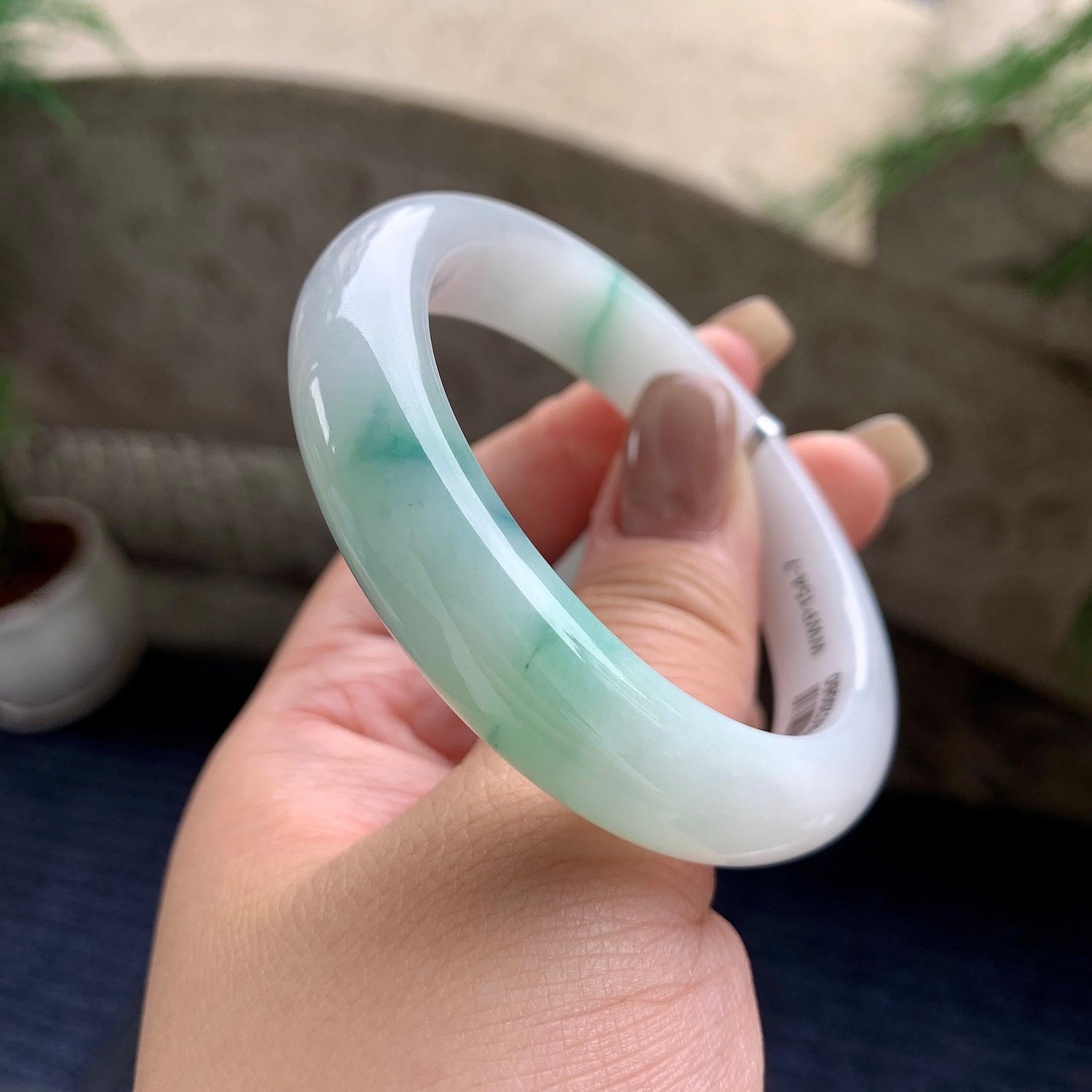 细糯种飘绿花正圈平安镯  53.3圈口  天然缅甸A货翡翠（yc441122）