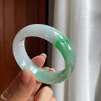 糯冰淡春底带色翡翠宽版镯（52.5mm）（yc400211）