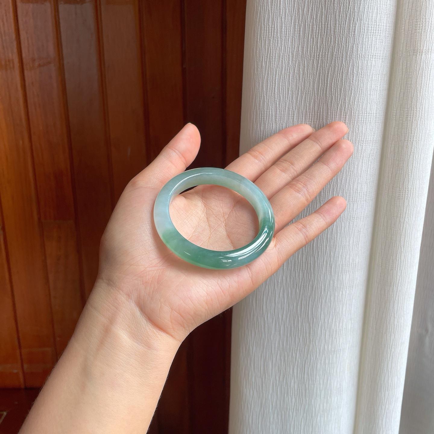 冰种湖水绿翡翠平安镯（52mm）（yc397212）