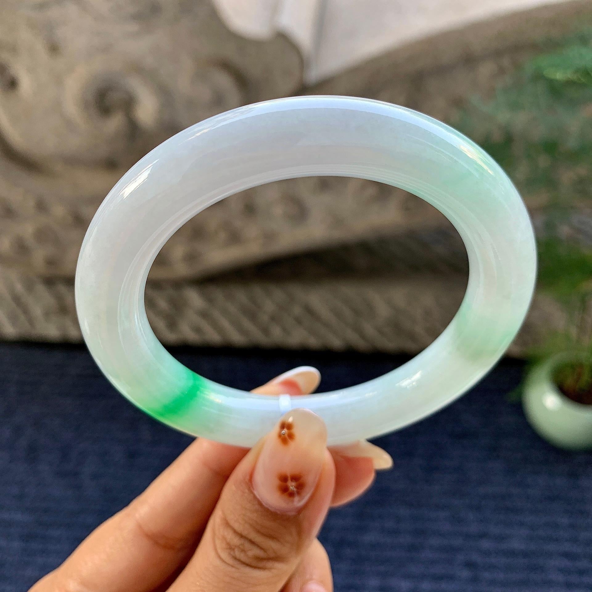 细糯种飘绿圆条手镯（56.6mm）（yc248100）