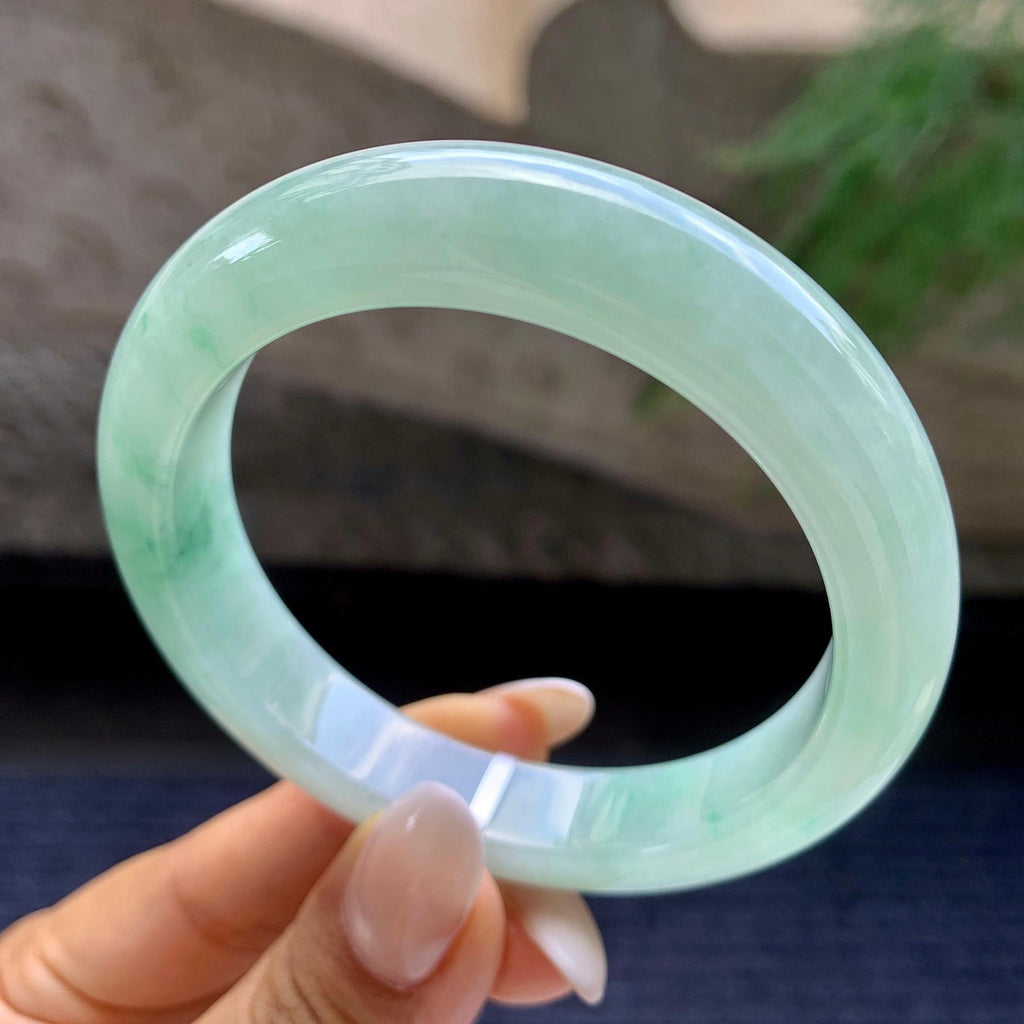 小圈口   细糯种晴底飘绿花正圈平安镯   53.6圈    天然缅甸A货翡翠（yc408829）