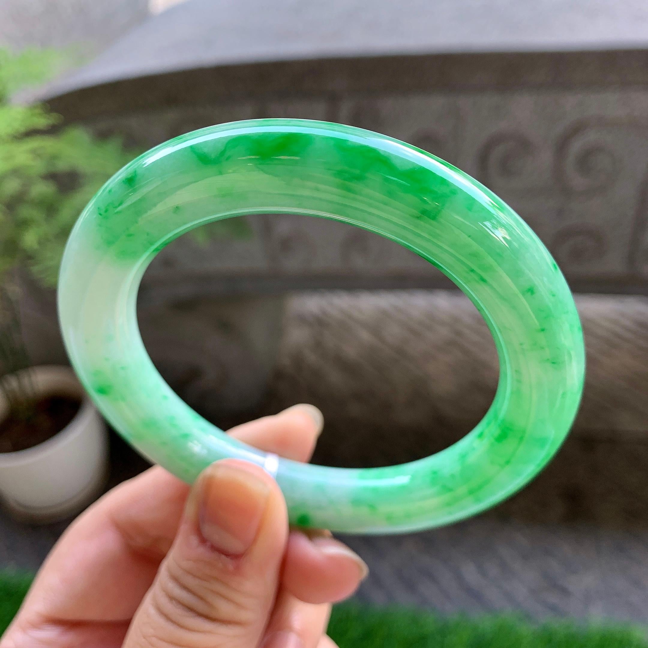 细糯种飘绿圆条手镯（58.3mm）（yc223252）