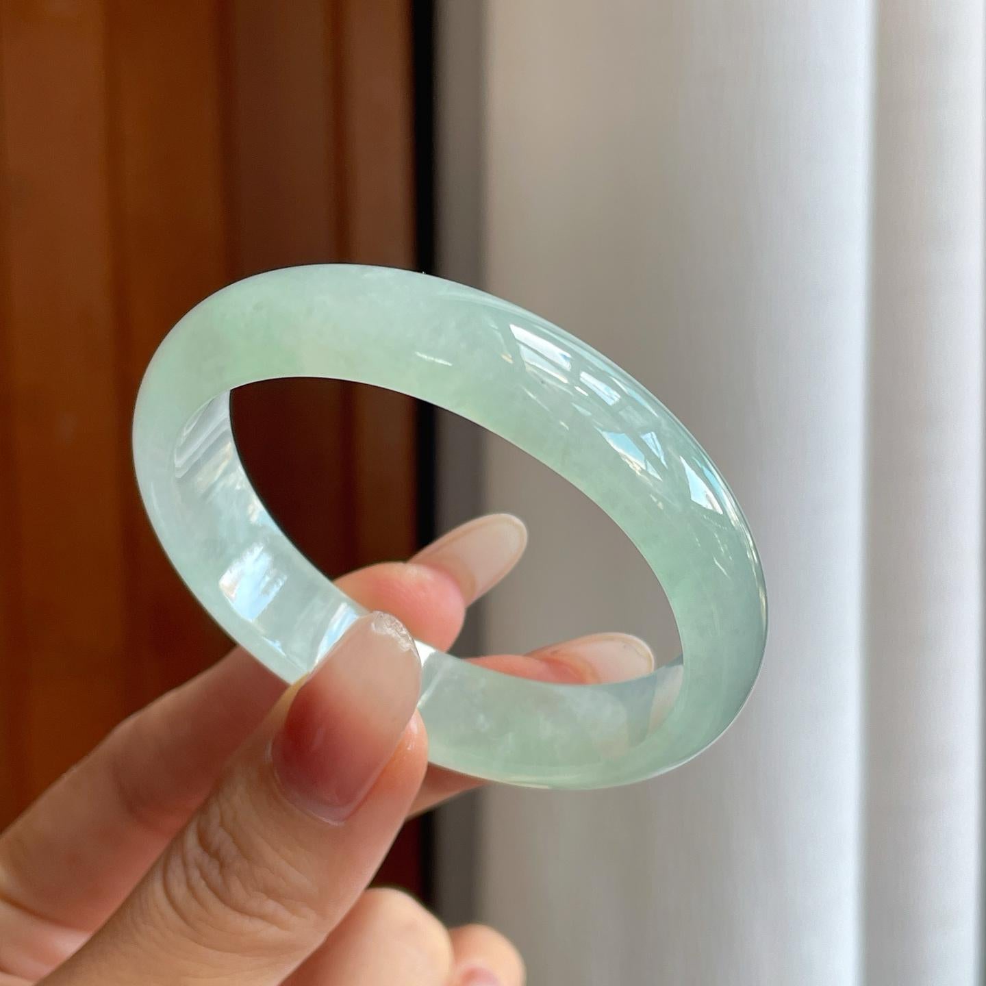 糯冰晴底翡翠贵妃手镯（52.8mm）（yc270324）