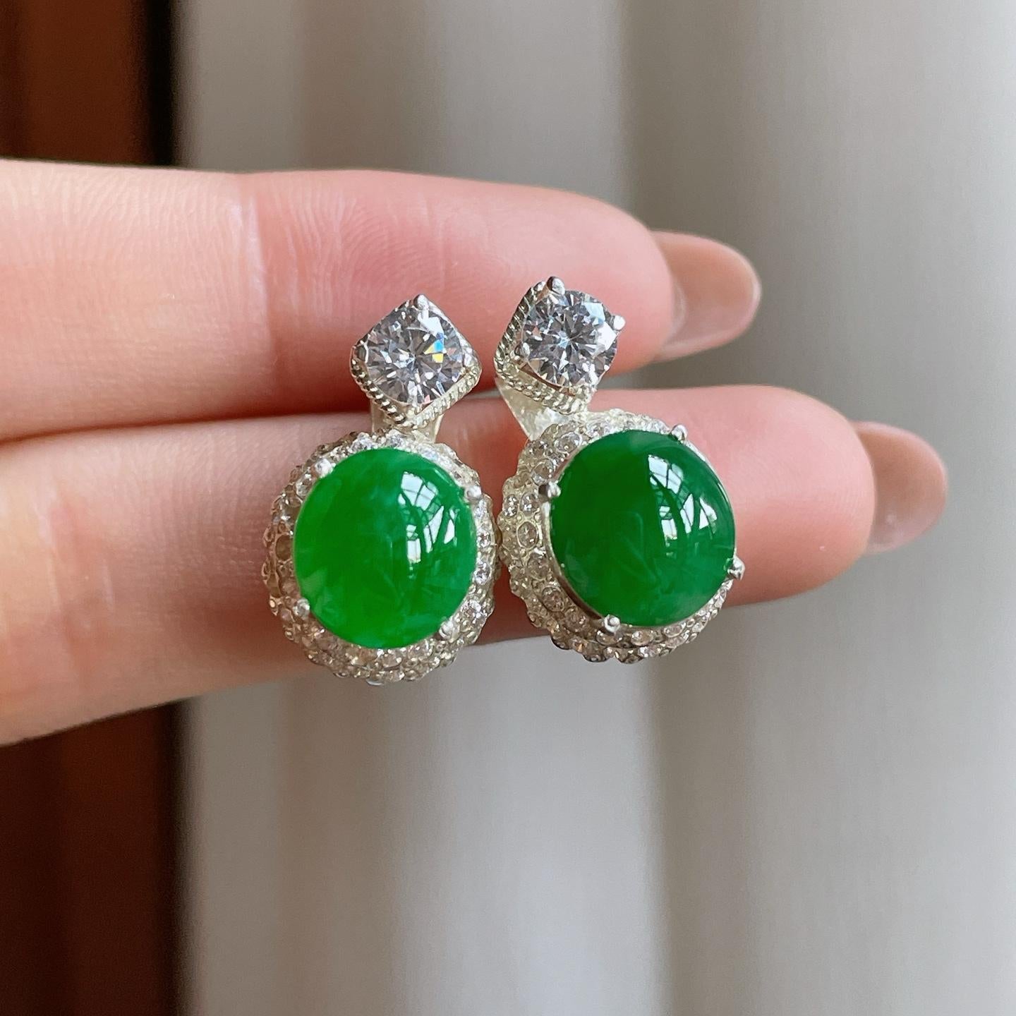 铜托冰种辣绿翡翠蛋面（yc349409）