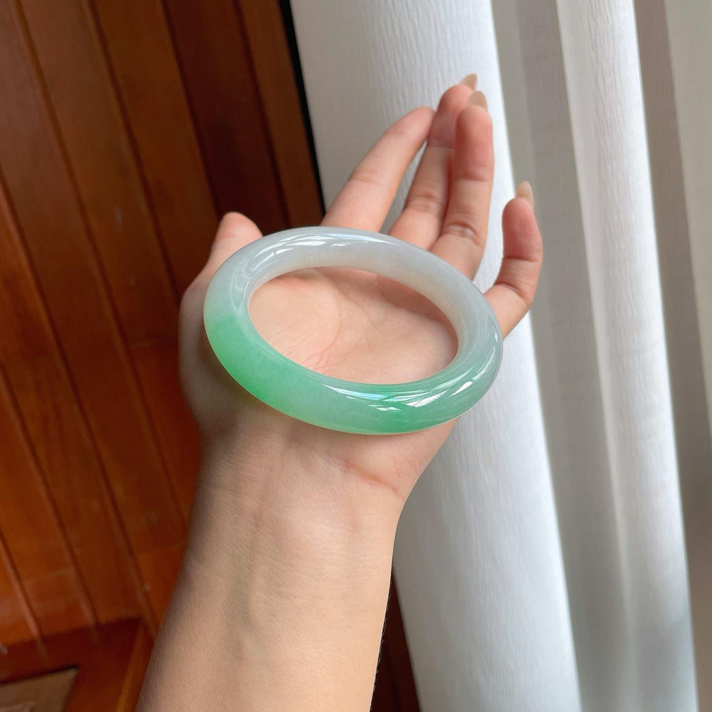 糯冰带色圆条翡翠手镯（58mm）（yc238188）