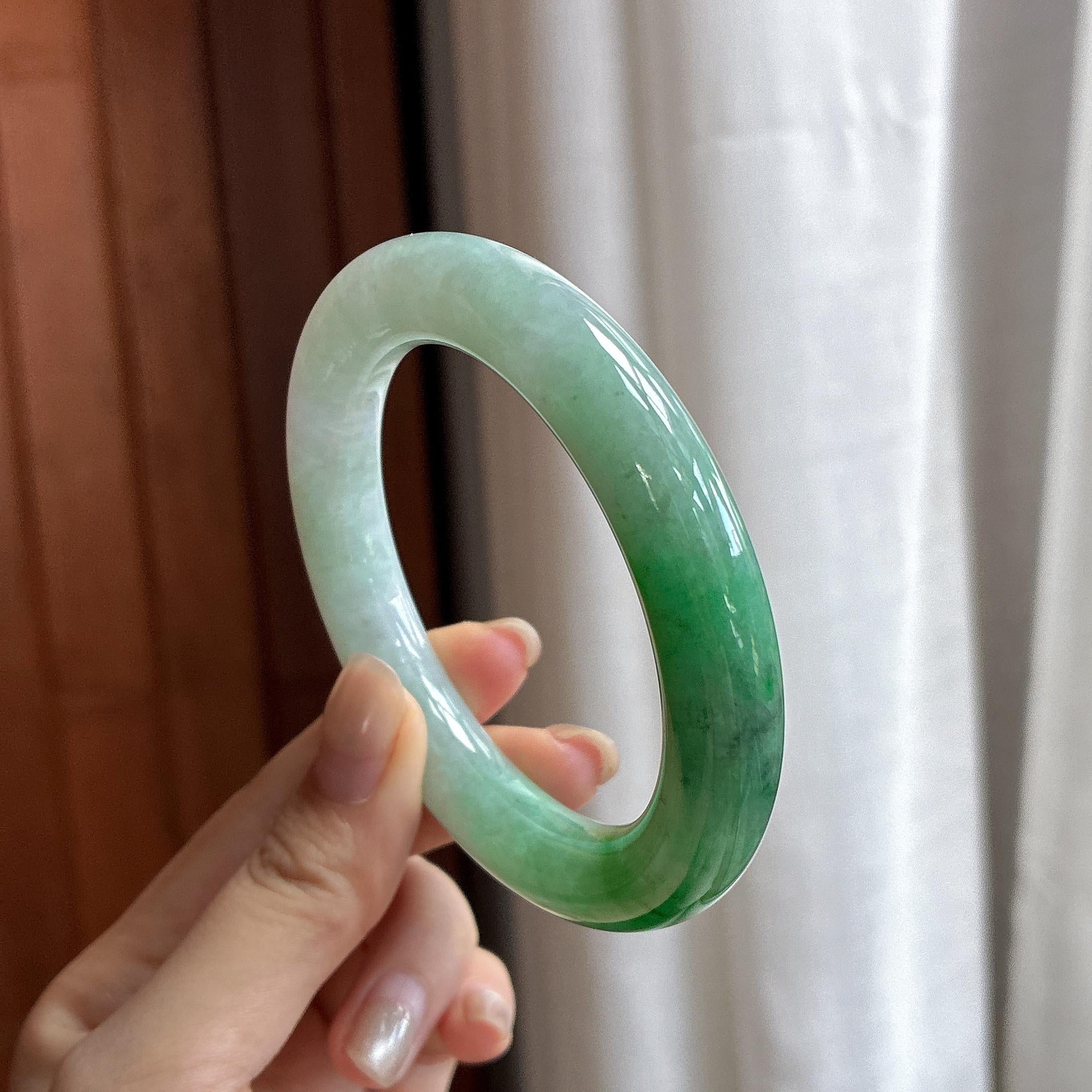 细糯种带色圆条手镯 57圈 天然缅甸A货翡翠（yc485339）
