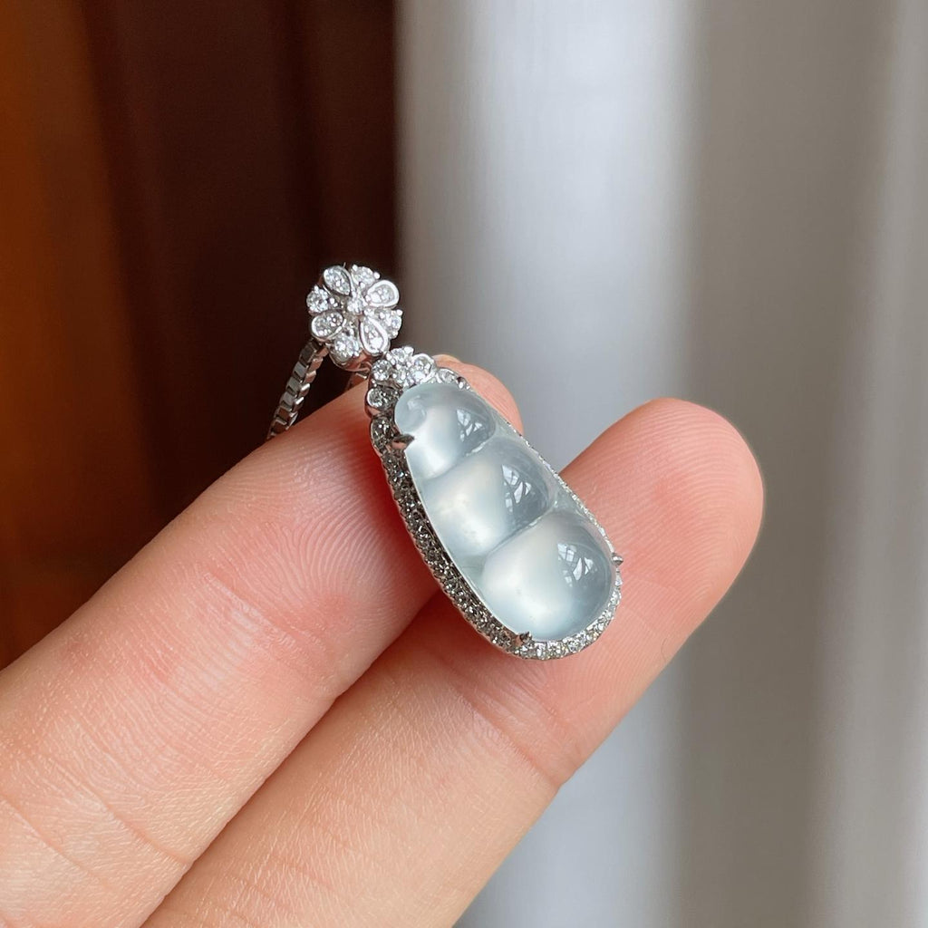 18k金镶冰玻种翡翠豆子（yc247643）