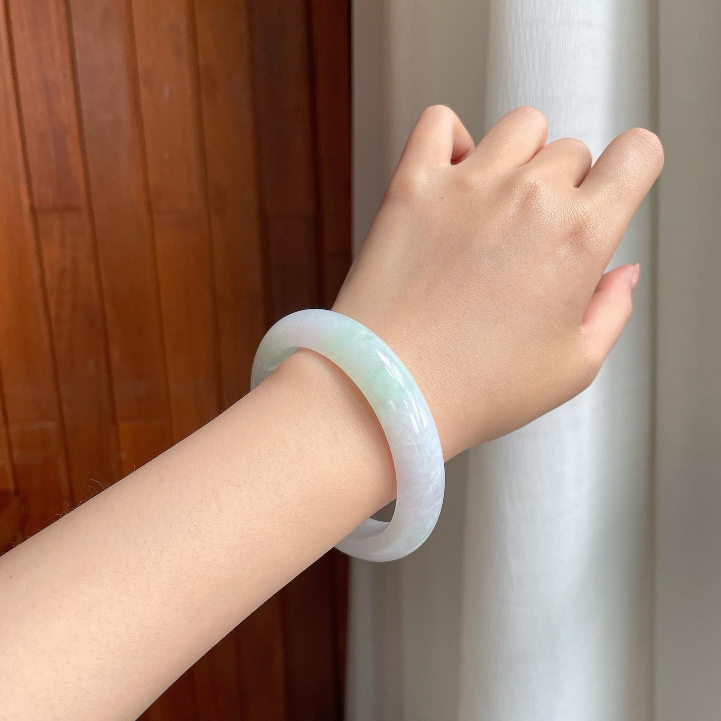 糯冰带色翡翠平安镯（56.7mm)（yc365767）