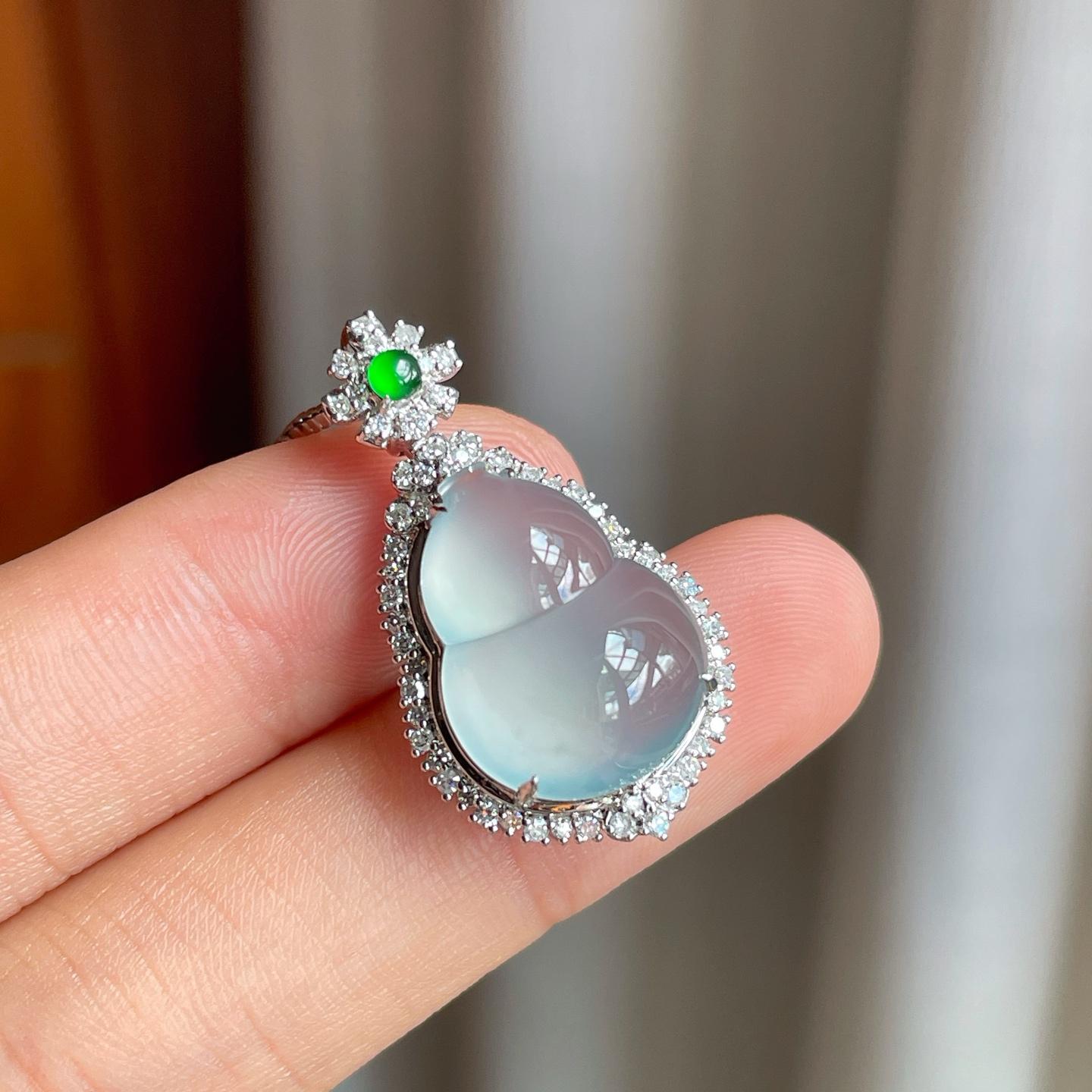 18k金镶冰种蓝底翡翠葫芦（yc247183）