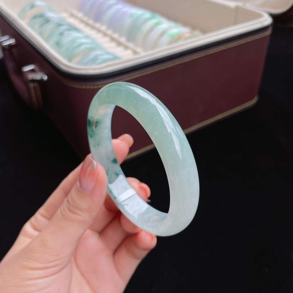 糯冰飘花正圈翡翠手镯（56mm）（yc017399）