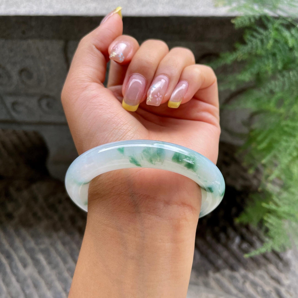 胖圆条        细糯种飘花圆条手镯55.7圈        天然缅甸A货翡翠（yc383104）
