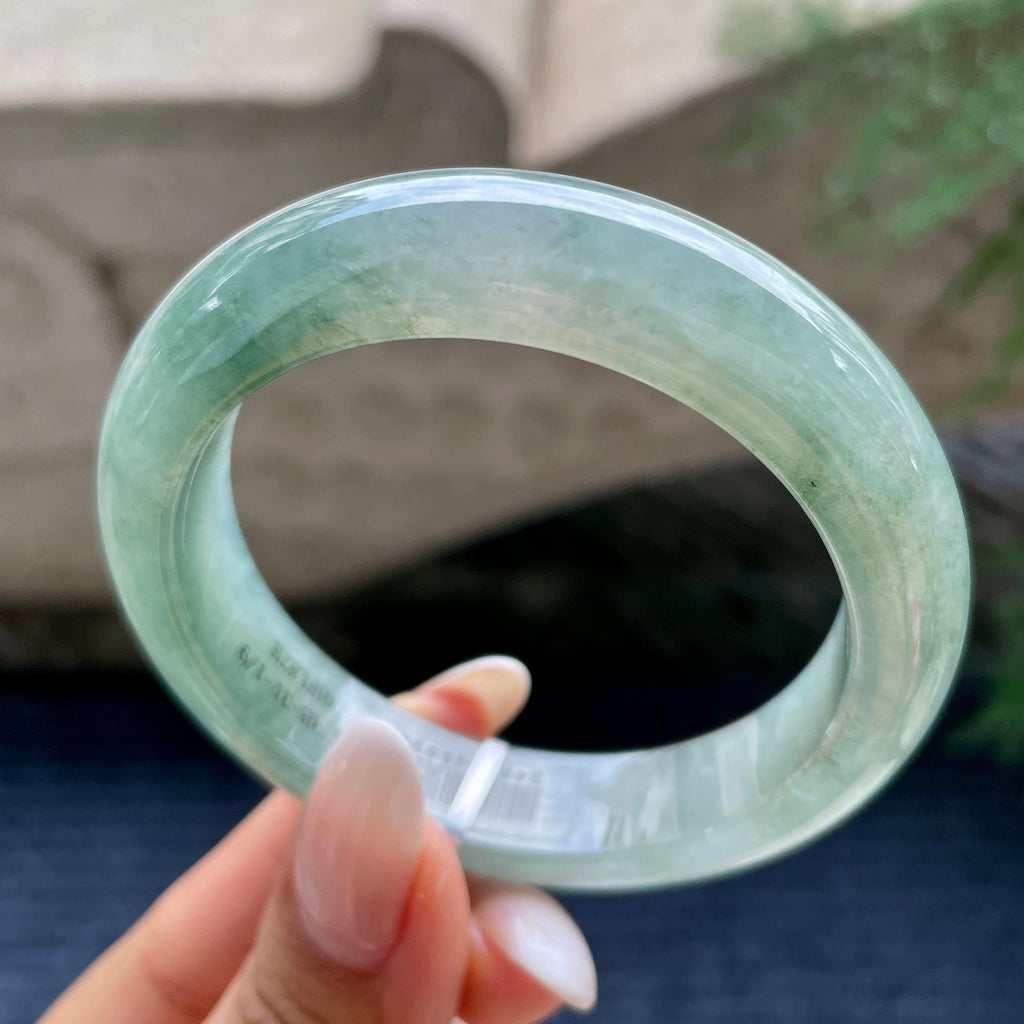 小圈口    细糯种湖水绿正圈平安镯     53.7圈     天然缅甸A货翡翠（yc416461）