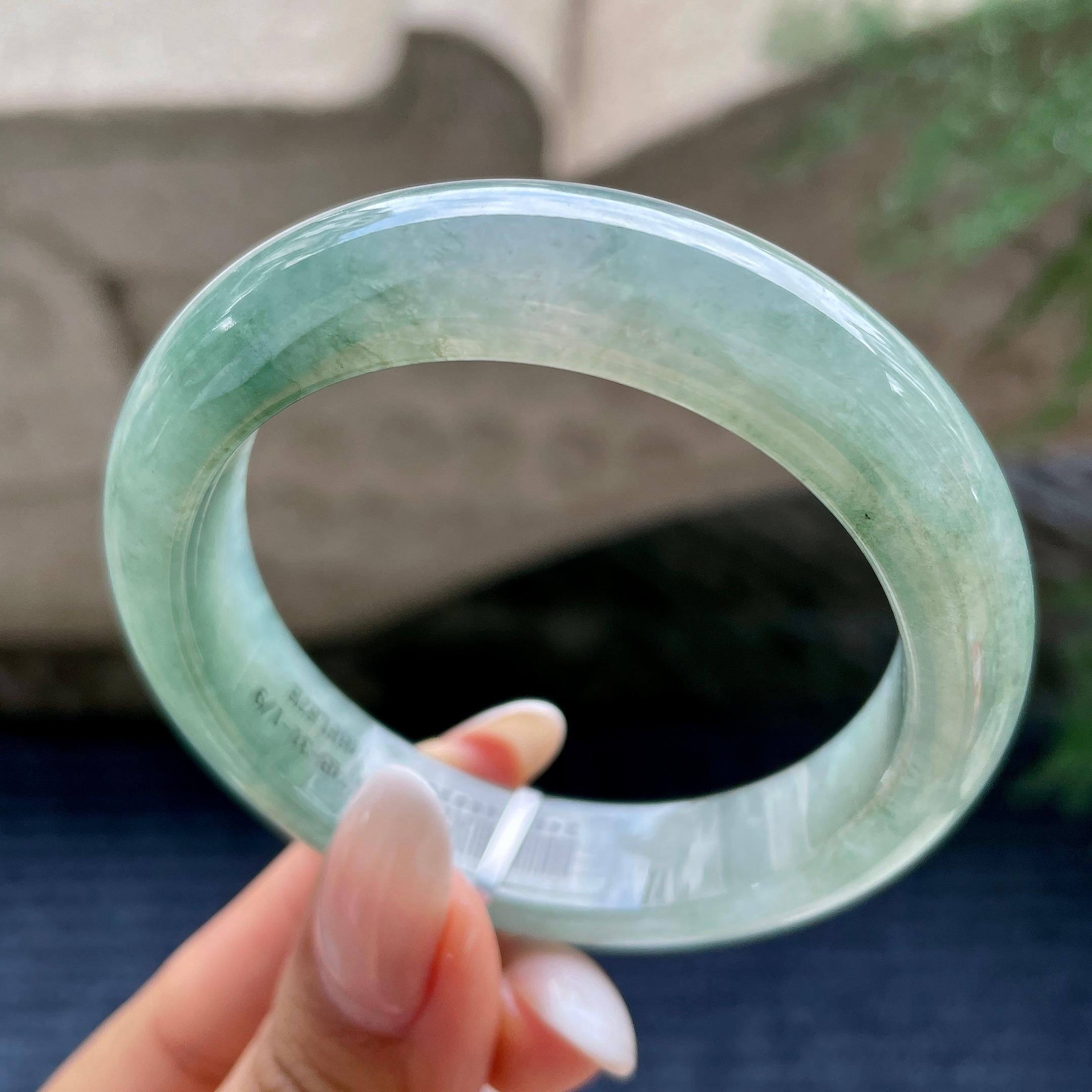 小圈口    细糯种湖水绿正圈平安镯     53.7圈     天然缅甸A货翡翠（yc416461）